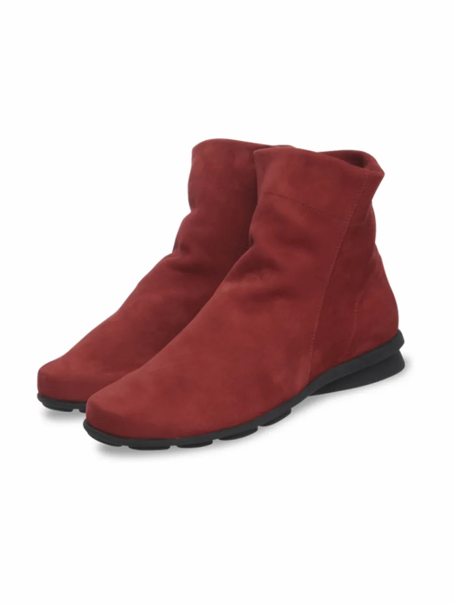 Femme^Arche Boots Deniki